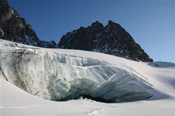 Liverpoolland Glacier , image by Nanu Travel