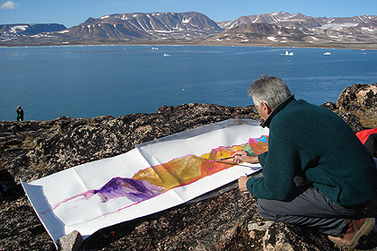Artist in Walrus Bay , image by Nanu Travel